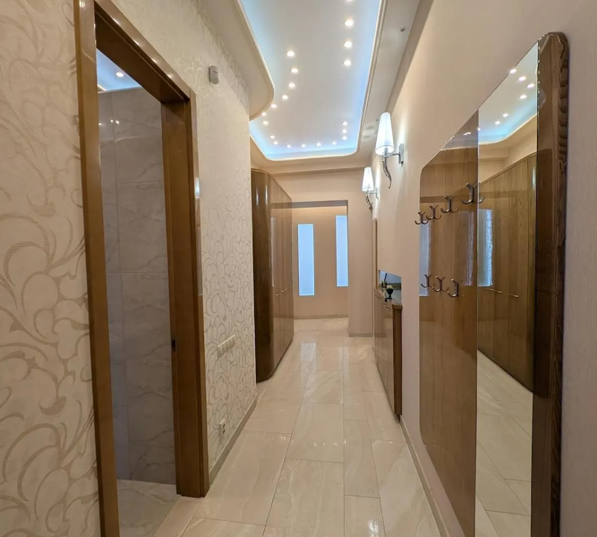 Heart Of Downtown Budapest Luxury Condo, Private Spa, Home Cinema, Patio 0*,  Hungria