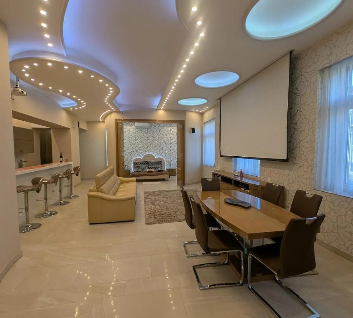 Heart Of Downtown Budapest Luxury Condo, Private Spa, Home Cinema, Patio Apartamento